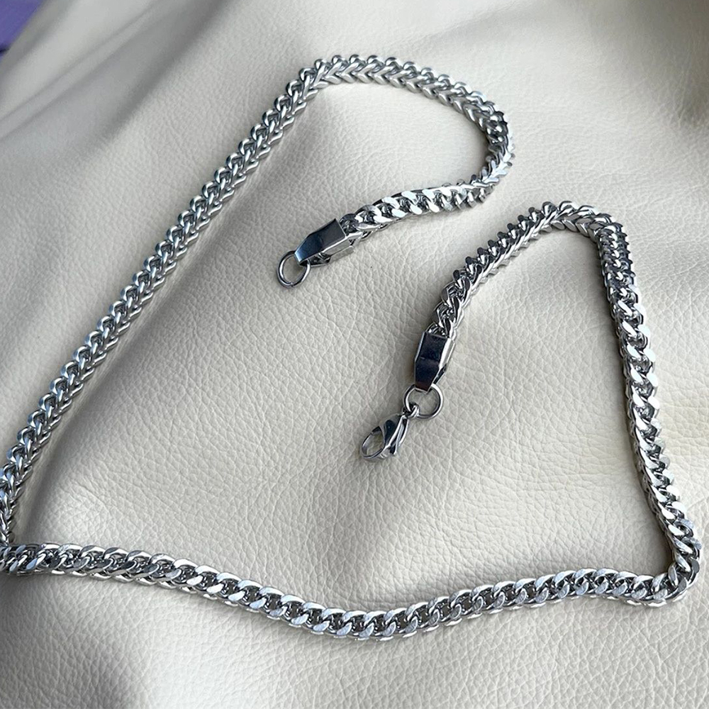 MECYLIFE Jewelry Chains,Mens&Womens 4MM 24Inches Titanium steel Franco Curb Necklace Chain,Distribution Chainfor Everyday Wear, Valentine's Day & Anniversaries(Silver)