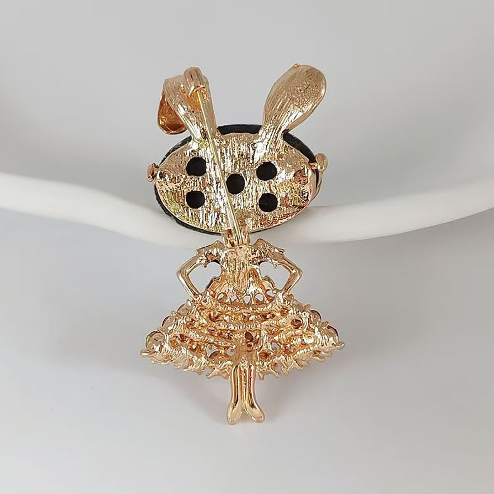 Fzbali Vintage Charming Rabbit Brooches for Women,Sparkling Crystal Alloy Brooch Pin for Blazers,Scarves,Tote Bags - Versatile Accessories for Daily Wear,Parties,Weddings