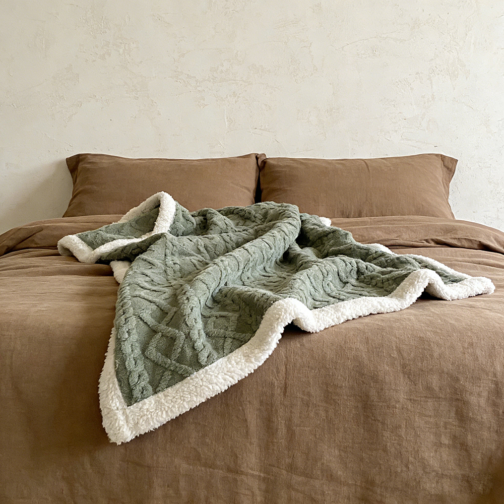 DECMAY Soft Thick Warm Sherpa Bed Blankets - Lightweight Warm Throw Blanket for Bed, Sofa, Camping and Travel