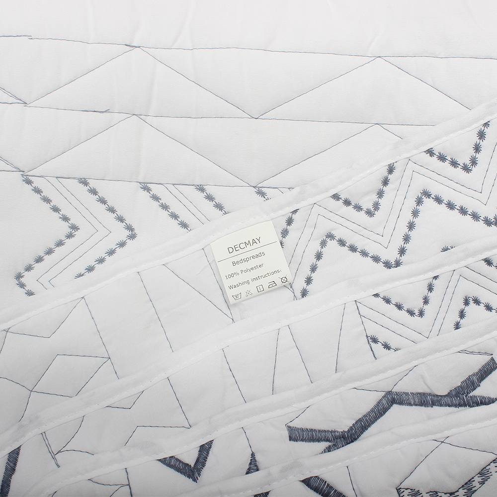 DECMAY Lightweight Geometric Pattern Quilted Bedspreads, Soft Polyester Bedding Set for Home, Bedroom, All Season Bedspread Set (Two Pillow Cases, White)