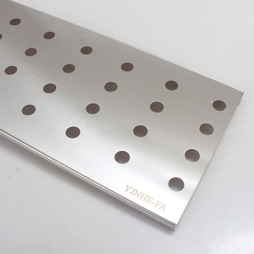 YJNHE-FA 2PCS Stainless Steel Barbecue smoker accessories, namely, convection plates for Offset Smokers, Heat Diffuser Baffle Plates for Even Cooking and Airflow Management in Backyard BBQ.