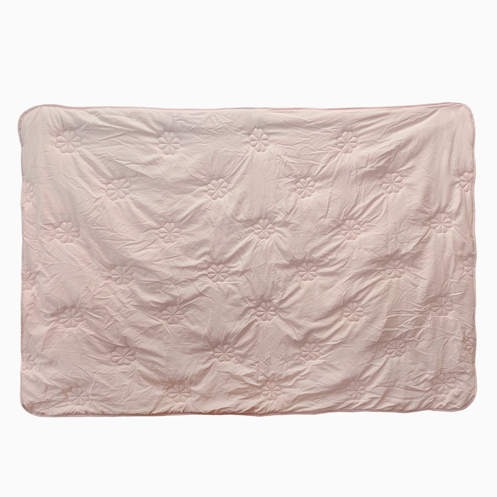 Elovbre Pink Flower Patterned Comforters for Girls, Breathable and Skin-Friendly Quilt for Nursery, Toddler Bed and Kids' Bedroom