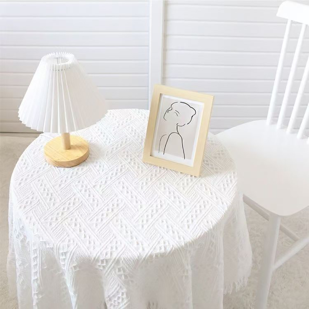 Adorila Table cloth of textile, White Textured Woven Tablecloth with Tassels for Dining Table, Kitchen, Farmhouse Decoration