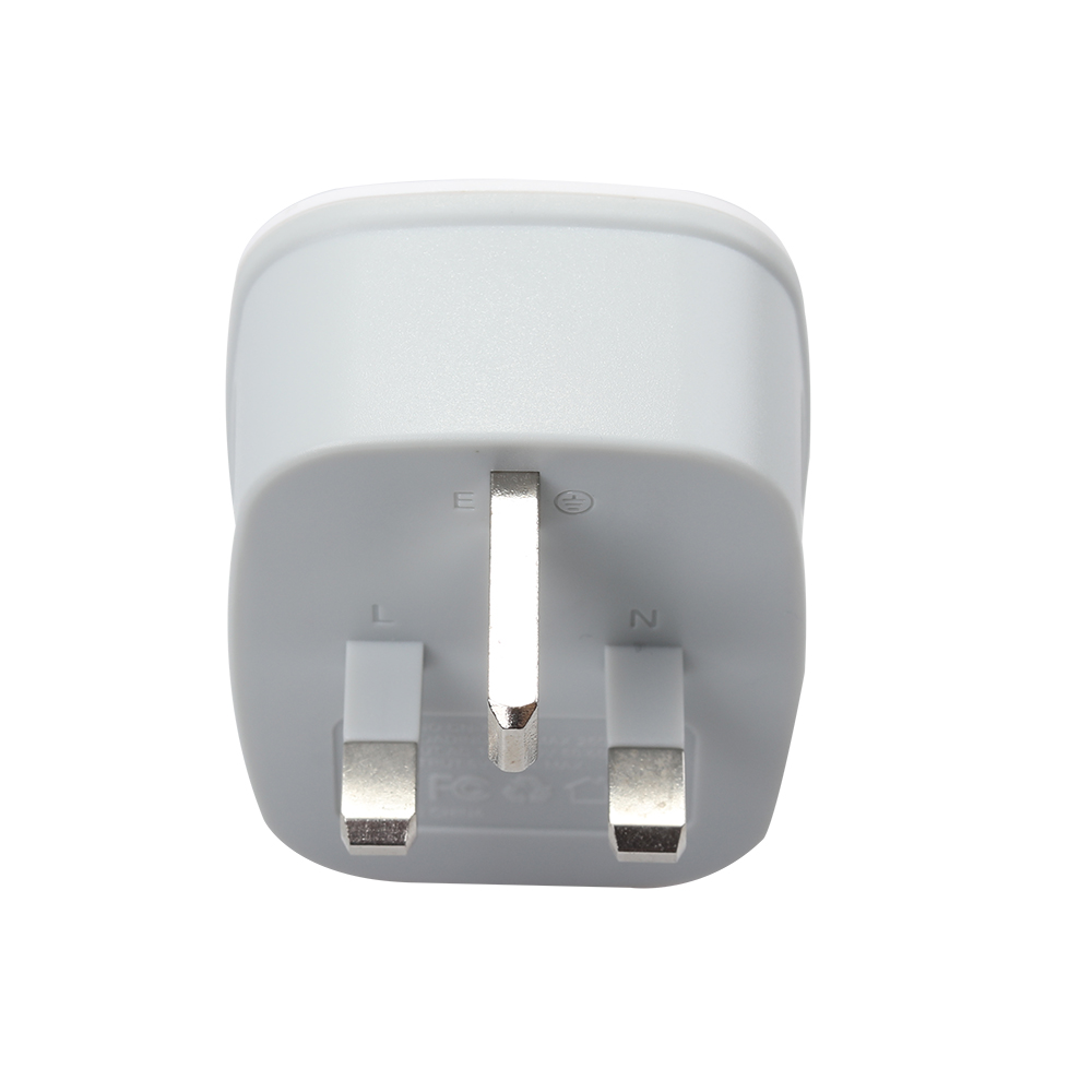 NOUVCOO Electrical plugs and sockets，Wall Charger Plug Outlet with 2 USB, US to UK Ireland Plug Adapter for Office, Home,Travel.